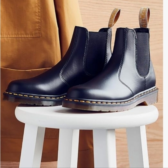 Dr. Martens unisex-adult 2976 Smooth Leather Chelsea Boot Size 12 - Picture 2 of 5